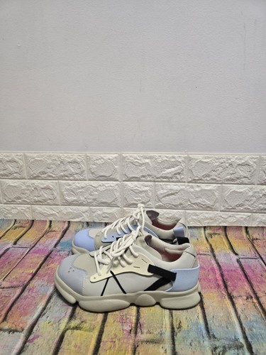 Camper twins lifestyle - camper,