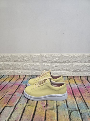 Camper runner lifestyle - camper, up